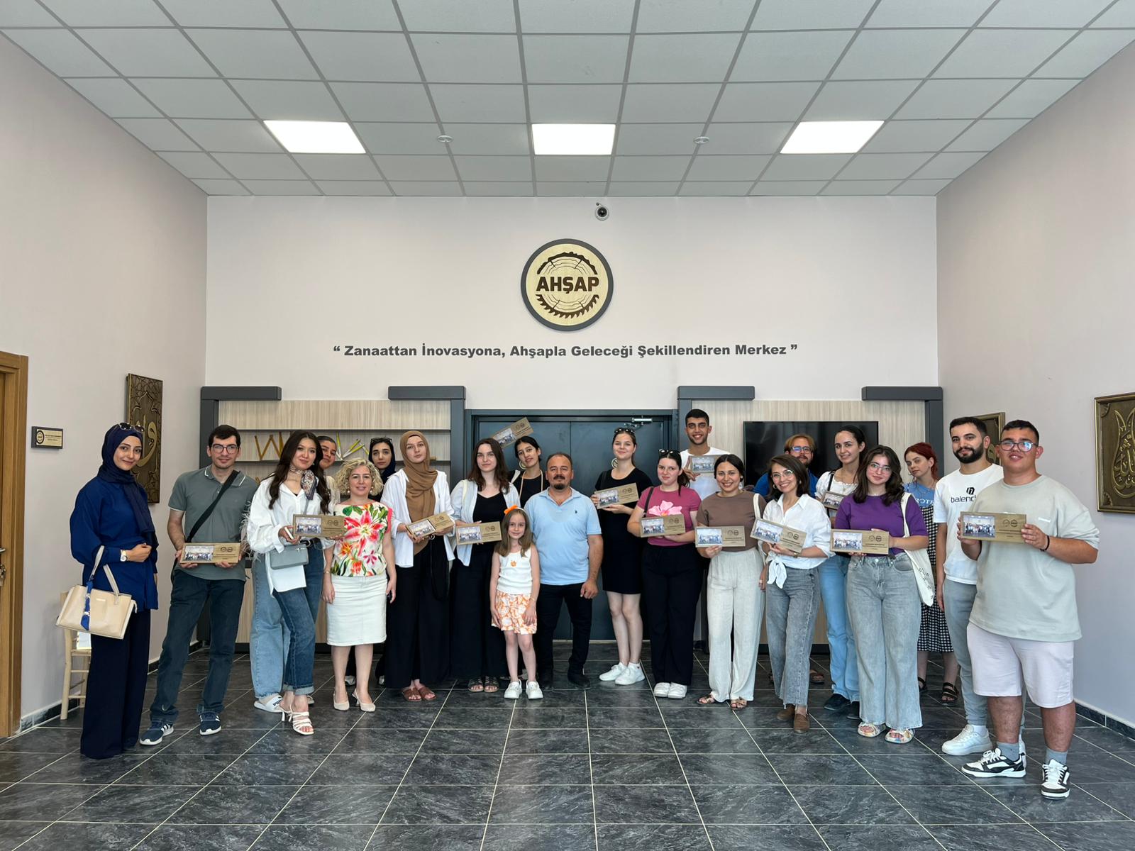 Yunus Emre Enstitüsü Yaz Okulu Öğrencileri AKAUM’da
